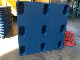 1212吹塑九脚托盘