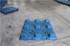 1111九脚吹塑托盘