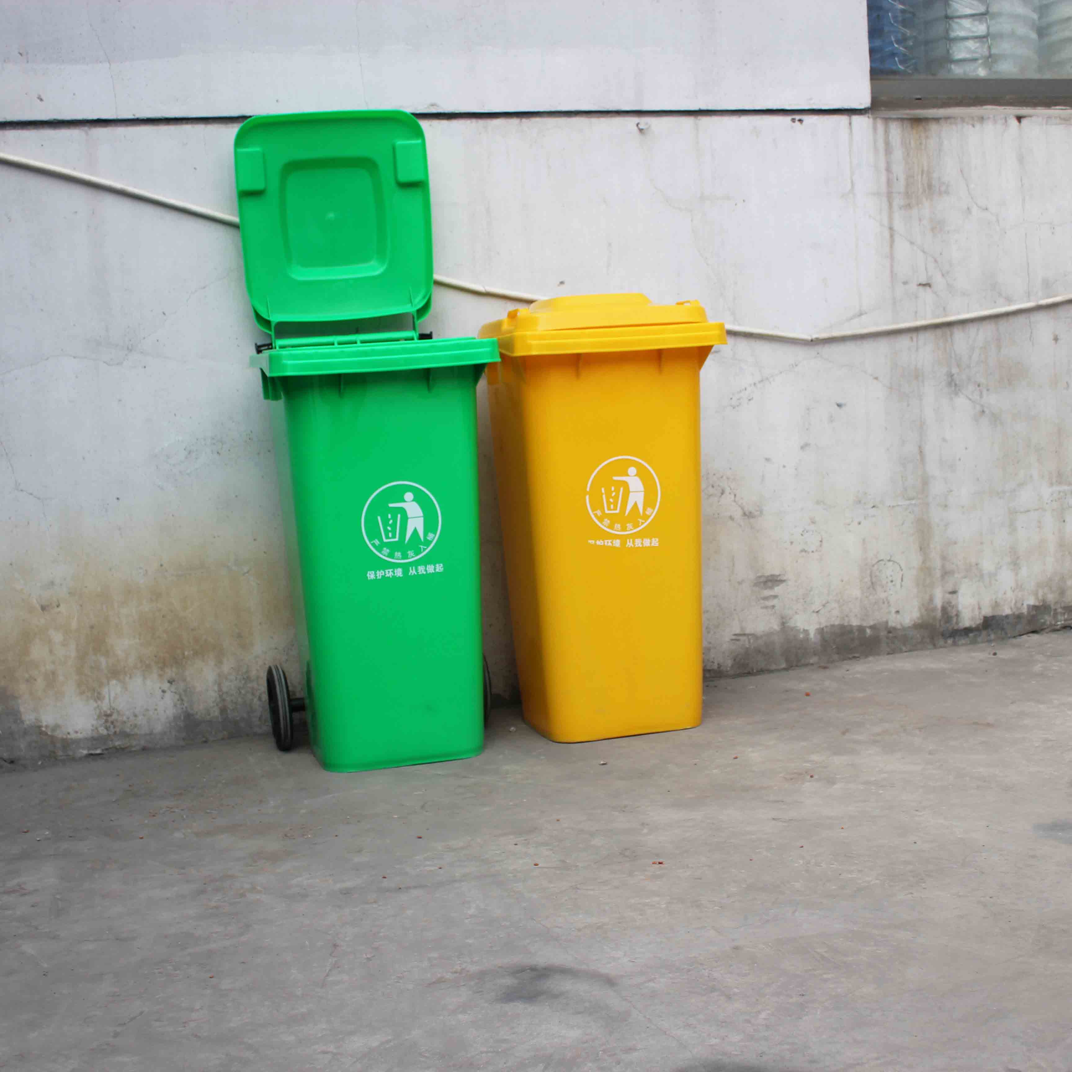 塑料环保垃圾桶配备翻盖设计.jpg