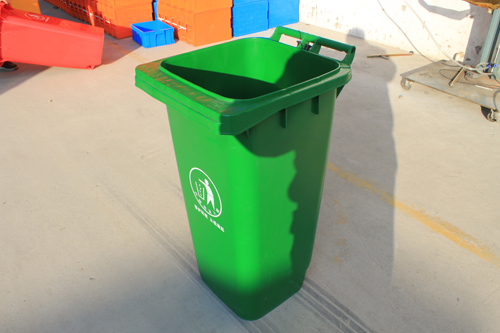 塑料垃圾桶要定期保持卫生得当