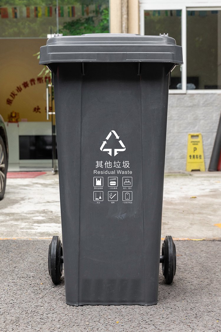 2025社区环卫垃圾桶行业：从“末端容器”到“智慧节点”的升维实践